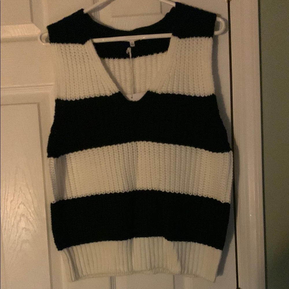Black and White Ribbed Sleeveless Tank Top